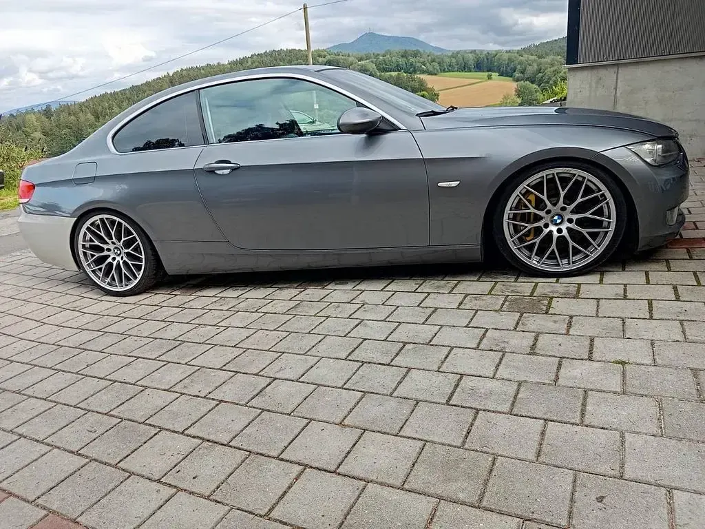 Gebraucht BMW 335 Performance 306 PS (225 kW) 2007 Grau Coupé