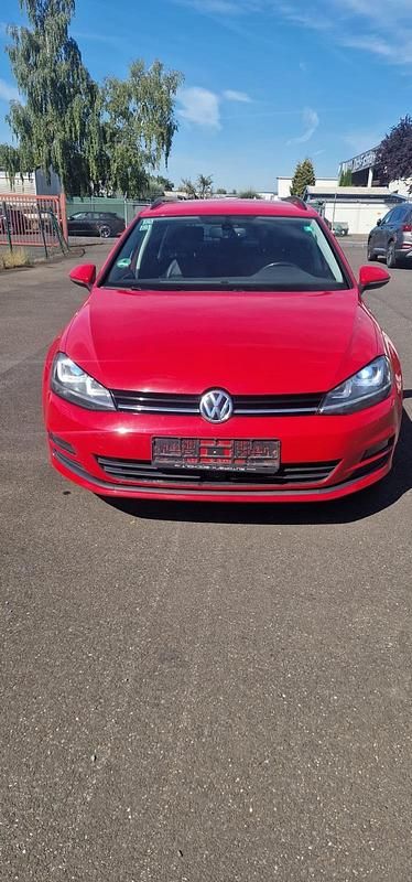 Rot Gebraucht 2015 VW Golf VII Kombi | 6.000 € (Guter Preis) - Bild 1/4