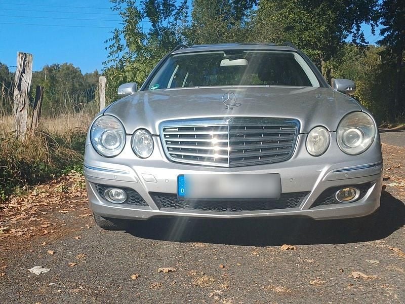 Silber Gebraucht 2007 Mercedes E220 Elegance Kombi | 3.200 € (Superpreis) - Bild 1/4