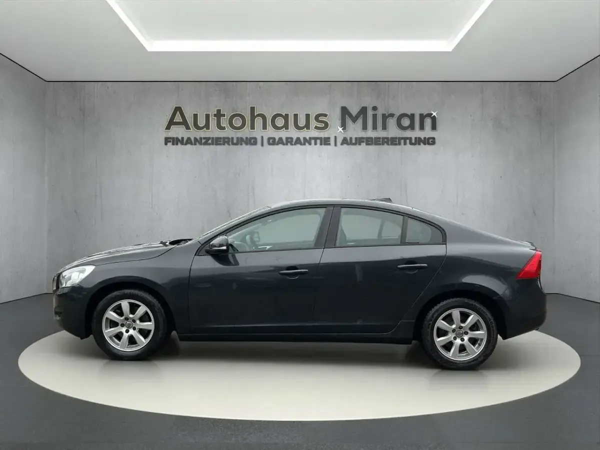 Gebraucht Volvo S60 Kinetic 150 PS (110 kW) 2011 Grau Limousine
