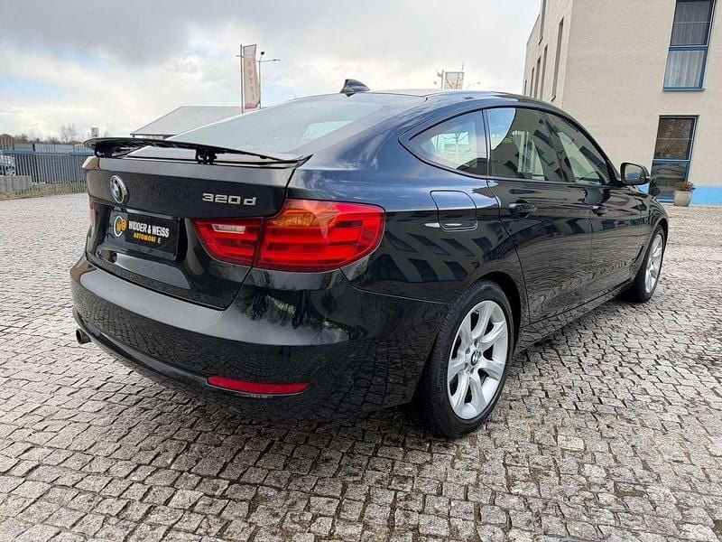 Gebraucht BMW 320 184 PS (135 kW) 2014 Saphirschwarz Limousine