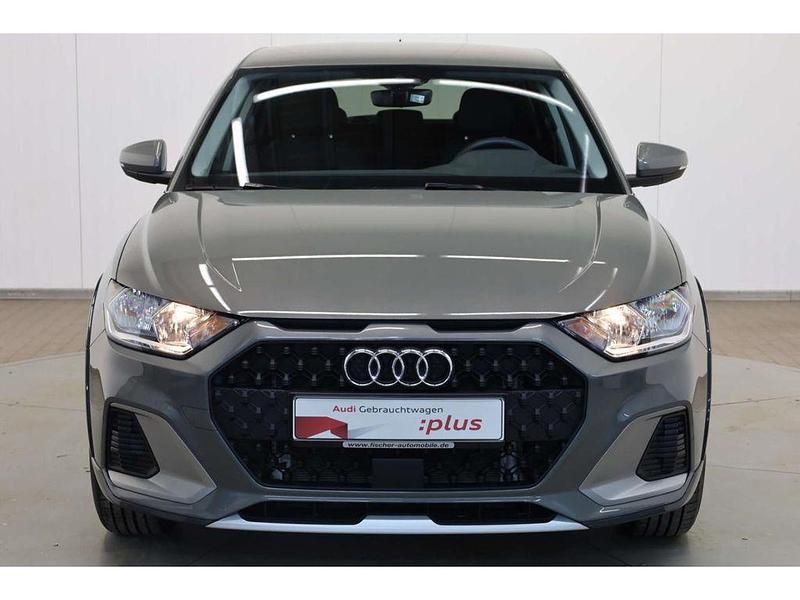 Gebraucht Audi A1 Basis 116 PS (85 kW) 2025 Chronosgrau metallic Limousine