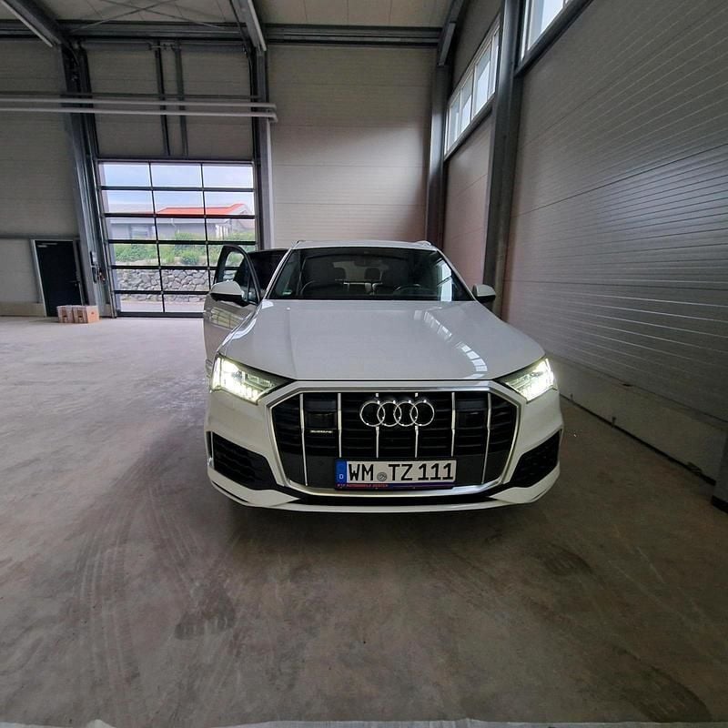 Weiß Gebraucht 2021 Audi Q7 Ambiente SUV | 59.700 € (Fairer Preis) - Bild 1/4