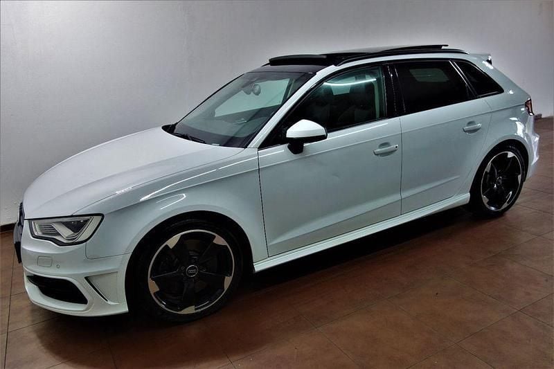 Weiß Gebraucht 2014 Audi S3 Black Edition Limousine | 16.500 € (Guter Preis) - Bild 1/4