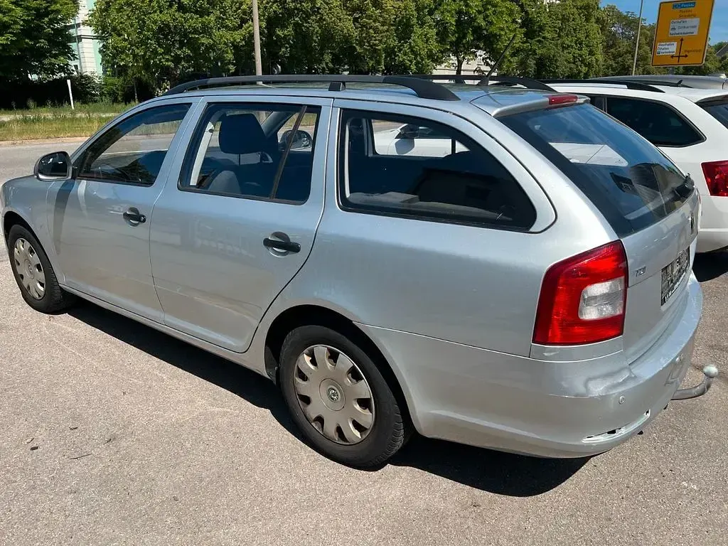 Gebraucht Skoda Octavia Active 105 PS (77 kW) 2012 Silber Kombi