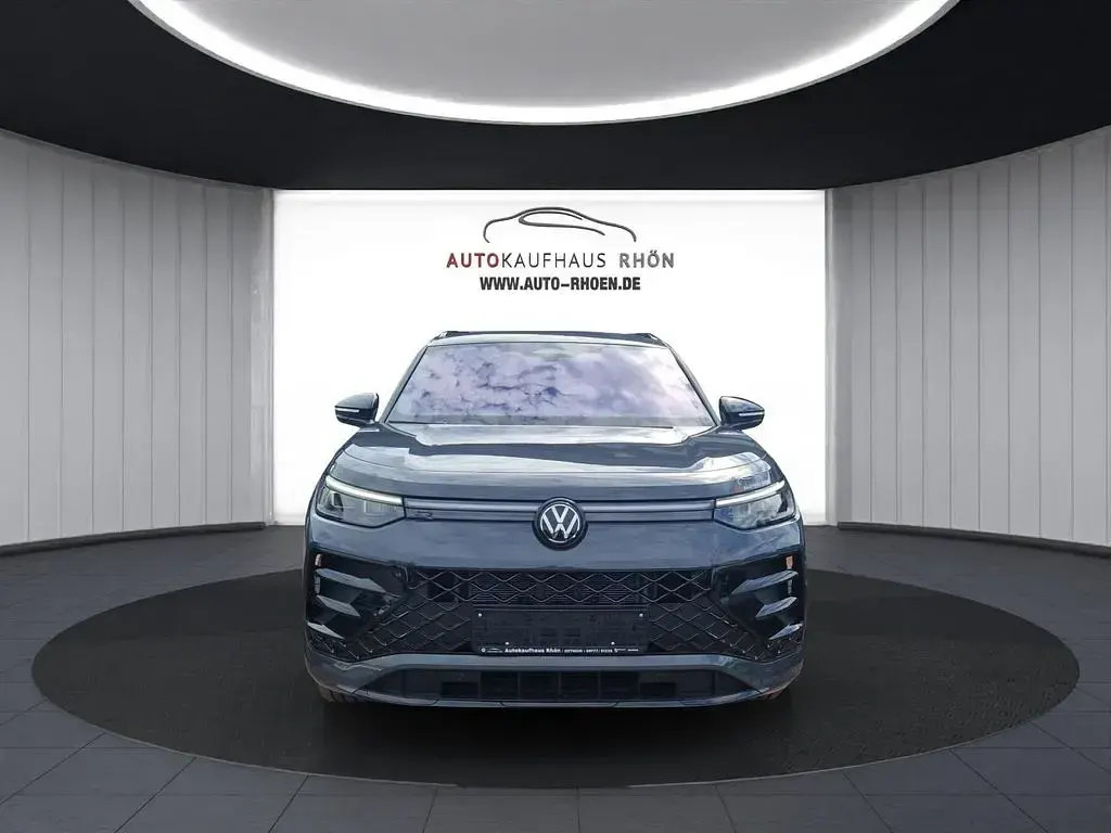 Neu VW Tayron R-line 193 PS (141 kW) 2025 Delfingrau metallic SUV