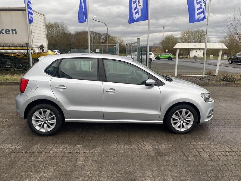 Usata VW Polo Comfortline 75 CV (55 kW) 2014 Argento Utilitaria