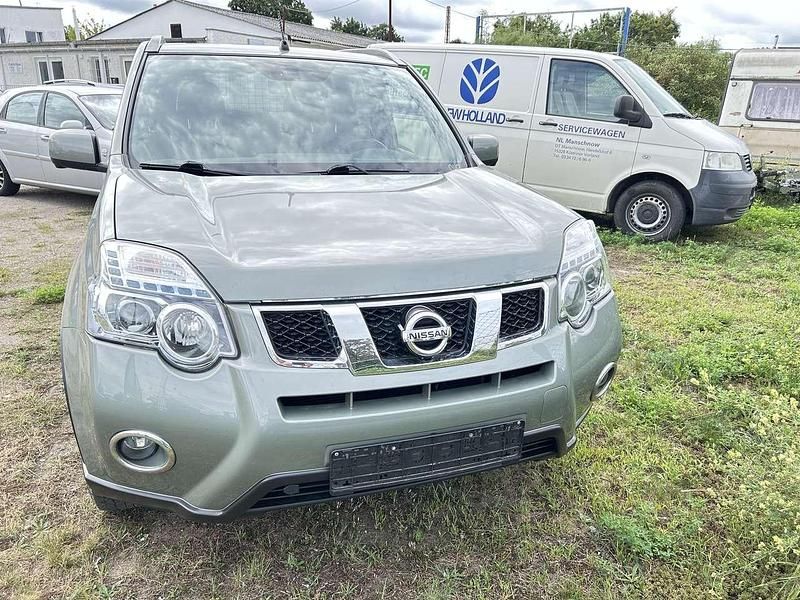 Grün Gebraucht 2012 Nissan X-Trail SUV | 9.700 € (Fairer Preis) - Bild 1/4