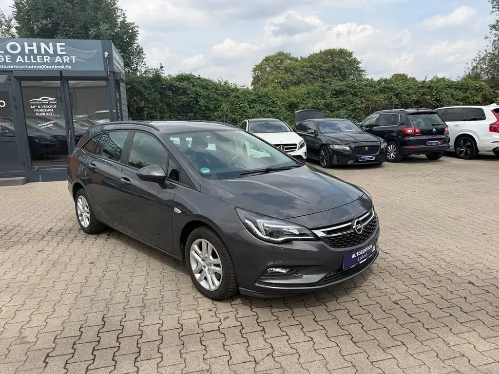 Gebraucht Opel Astra Edition 136 PS (100 kW) 2016 Grau Kombi