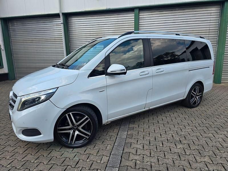 Gebraucht Mercedes V250 AMG 190 PS (139 kW) 2016 Weiß Van / Kleinbus