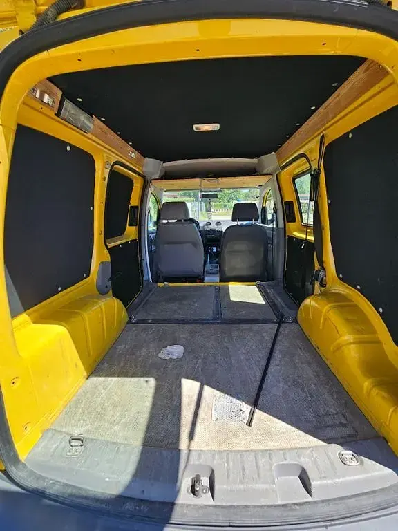 Occasion VW Caddy 75 ch (55 kW) 2010 Jaune Monospace