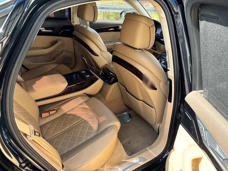 Second-hand Audi A8 290 CP (213 kW) 2012 Negru Berlinǎ