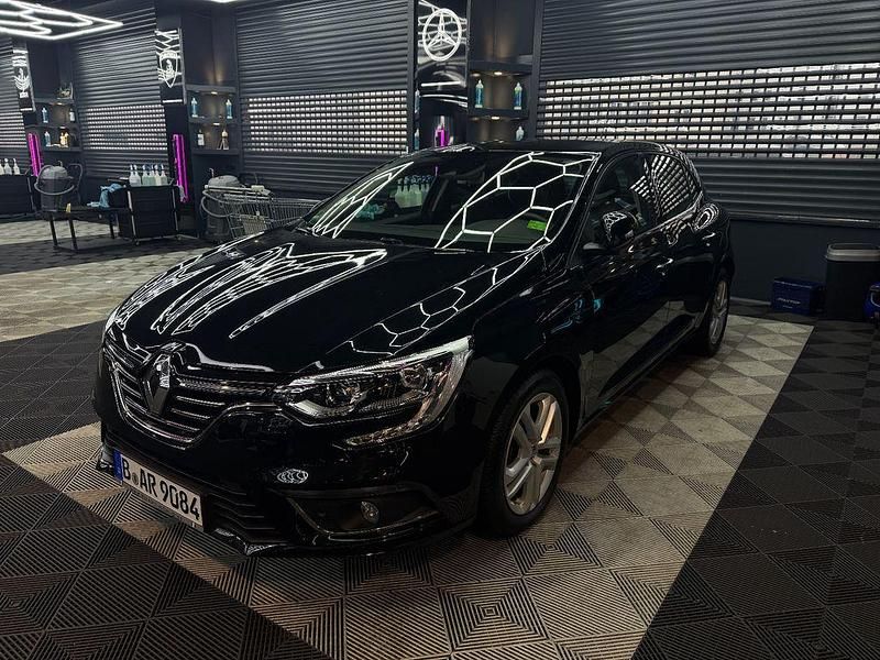 Schwarz Gebraucht 2019 Renault Mégane IV Limousine | 11.990 € (Superpreis) - Bild 1/4