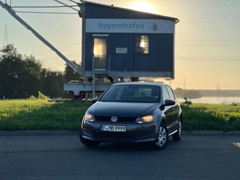 Grau Gebraucht 2012 VW Polo Trendline Kleinwagen | 5.200 € (Guter Preis) - Bild 1/4