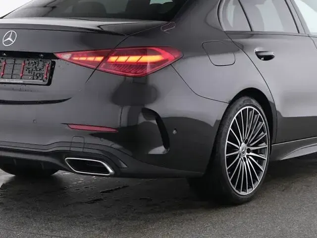 Gebraucht Mercedes C300 AMG 265 PS (194 kW) 2025 Lack obsidianschwarz Limousine