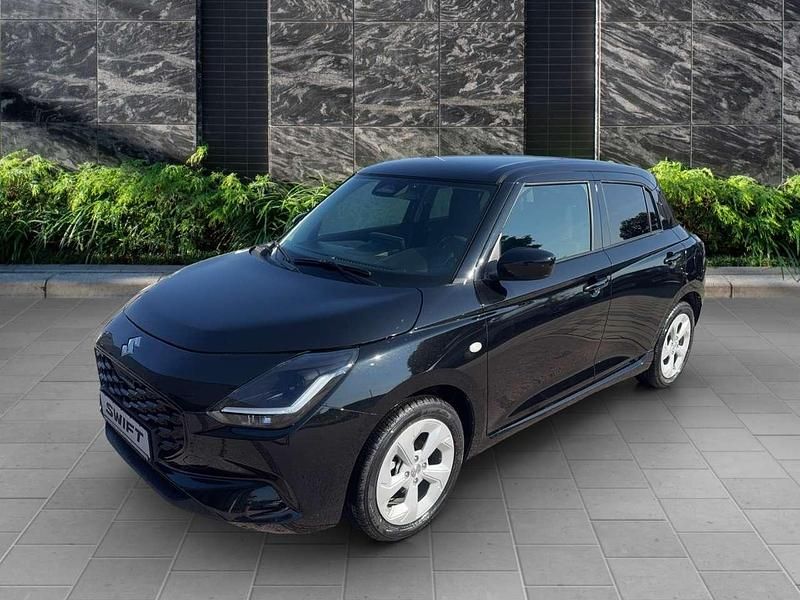 Super black pearl metallic Gebraucht 2024 Suzuki Swift Comfort Kleinwagen | 18.490 € (Fairer Preis) - Bild 1/4
