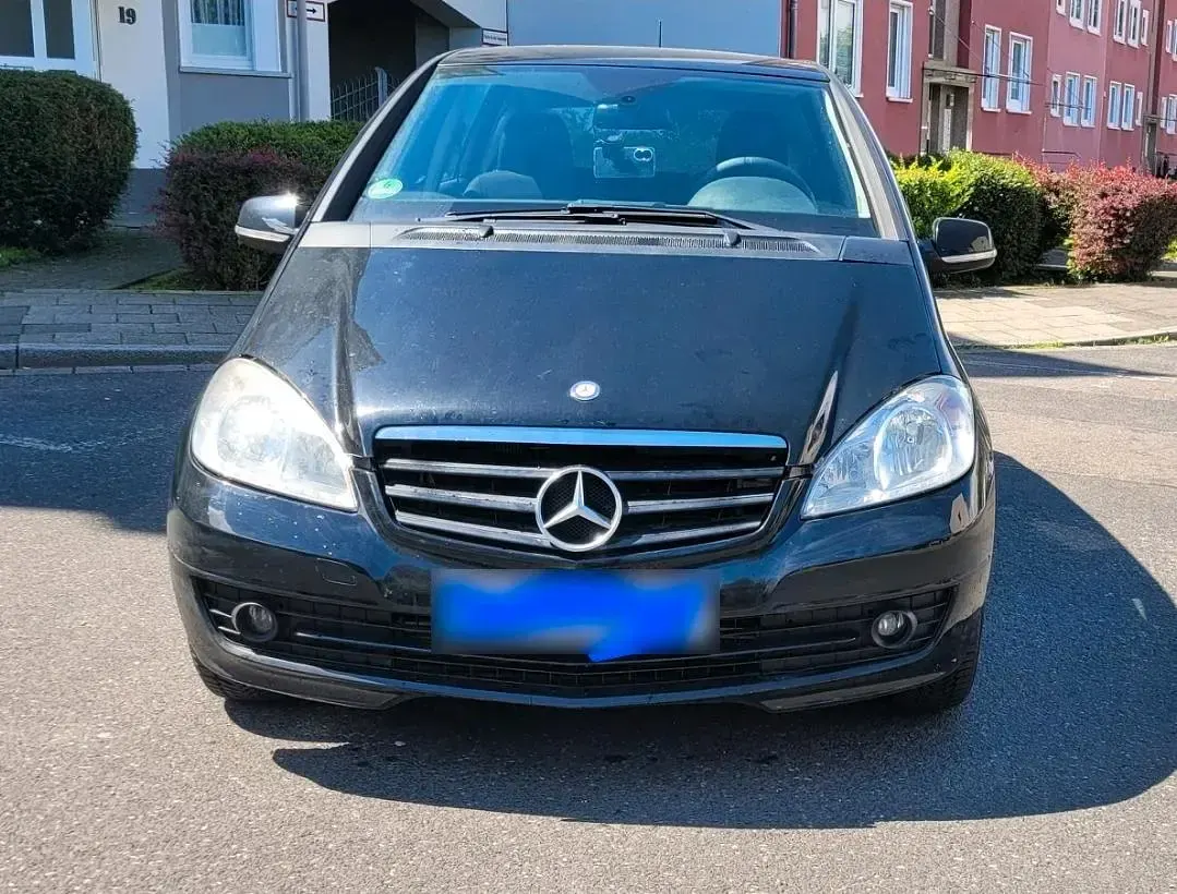 Gebraucht Mercedes A180 109 PS (80 kW) 2011 Schwarz Limousine