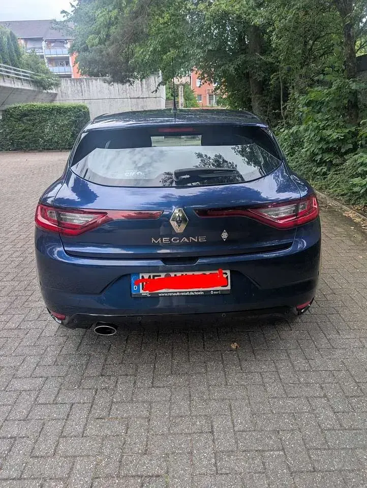 Gebraucht Renault Mégane Intens 132 PS (97 kW) 2017 Blau Limousine