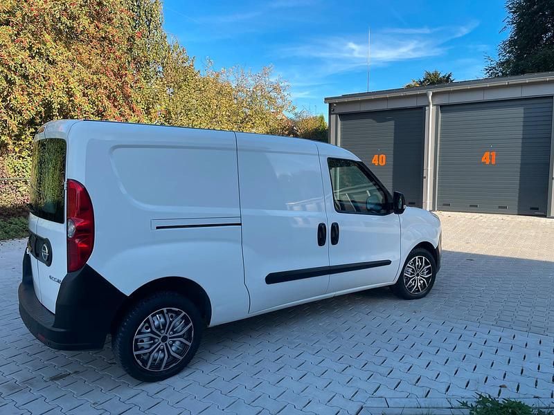 Gebraucht Opel Combo 95 PS (69 kW) 2018 Weiß Van / Kleinbus