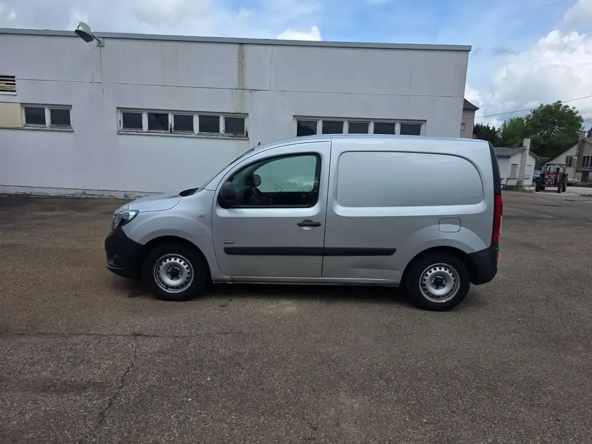 Gebraucht Mercedes Citan 109 90 PS (66 kW) 2017 Brillantsilber metallic Van / Kleinbus