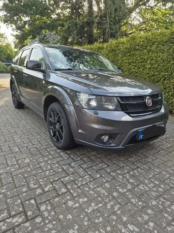 Gebraucht Fiat Freemont 170 PS (125 kW) 2015 Grau SUV