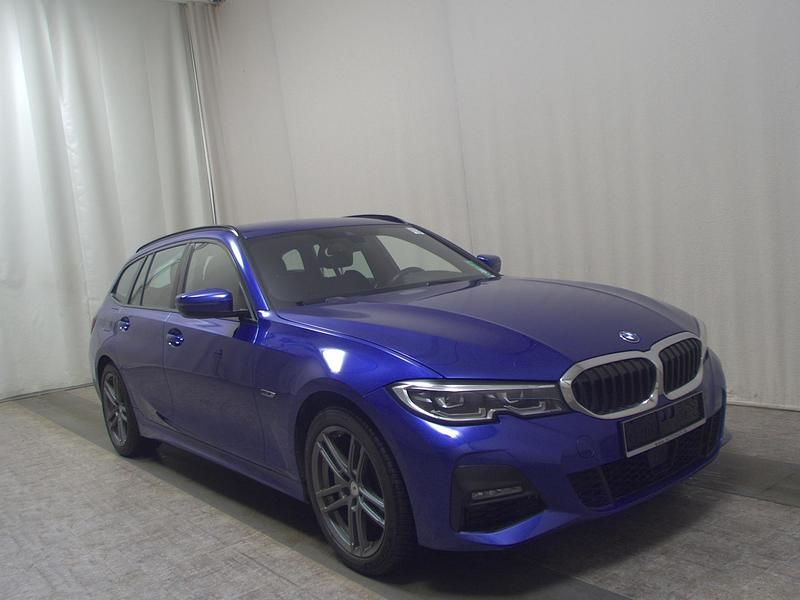 Gebraucht BMW 330e M Sport 292 PS (214 kW) 2021 Blau Kombi