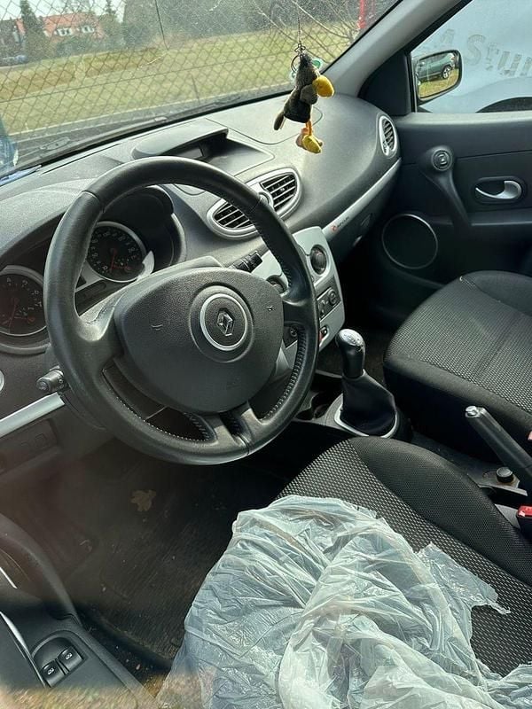 Gebraucht Renault Clio II Expression 110 PS (80 kW) 2009 Schwarz Kleinwagen