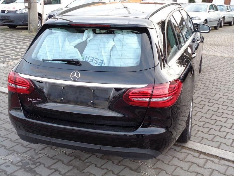 Gebraucht Mercedes C200 160 PS (117 kW) 2018 Schwarz Kombi