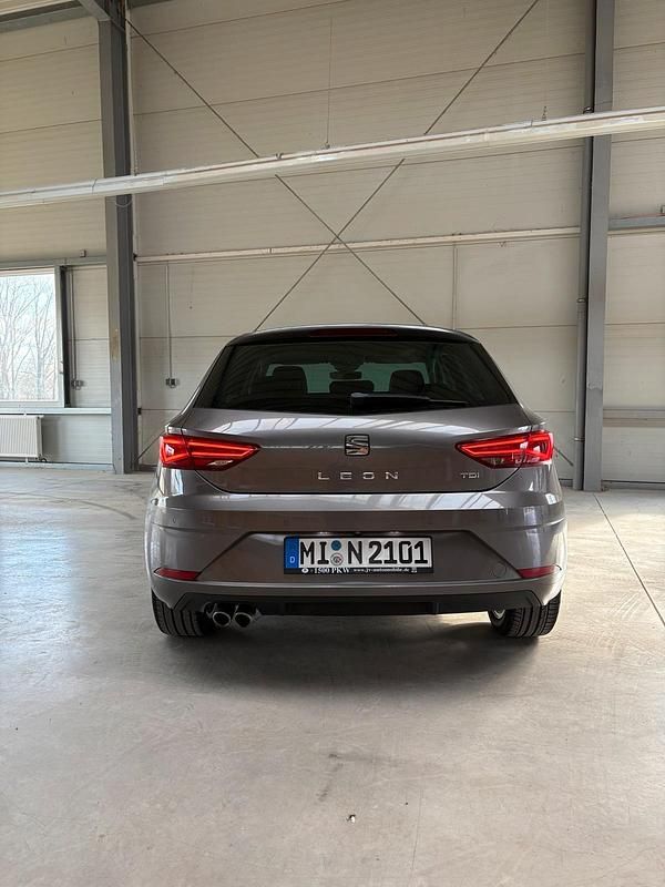 Usata Seat Leon 150 CV (110 kW) 2017 Argento Berlina