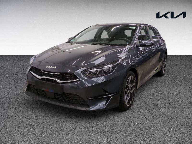 Gebraucht Kia Ceed Spirit 140 PS (102 kW) 2025 Penta metall Kleinwagen