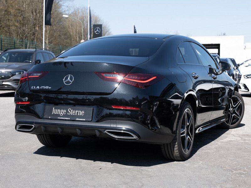 Gebraucht Mercedes CLA250e AMG 163 PS (119 kW) 2023 Schwarz metalliclack kosmosschwarz Limousine