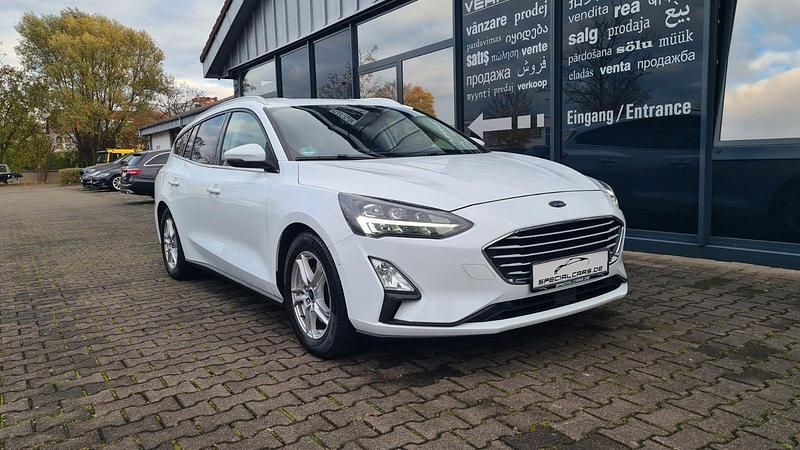 Weiß Gebraucht 2021 Ford Focus Cool & Connect Kombi | 10.990 € (Fairer Preis) - Bild 1/4