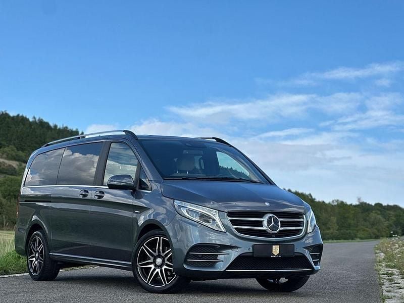 Flintgrau metallic Gebraucht 2016 Mercedes V250 AMG line Van / Kleinbus | 43.999 € (Fairer Preis) - Bild 1/4