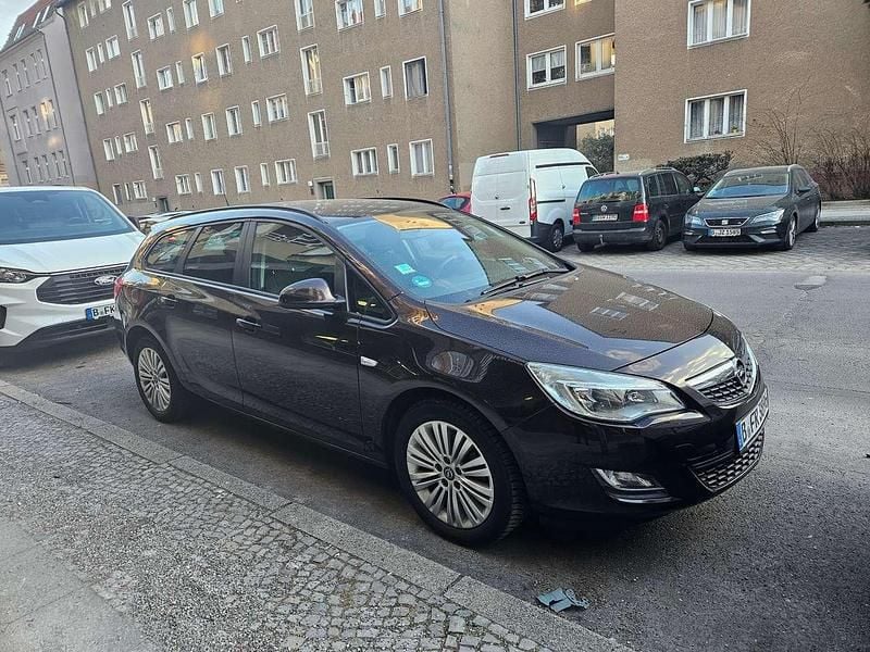 Gebraucht Opel Astra 82 PS (60 kW) 2012 Braun Kombi