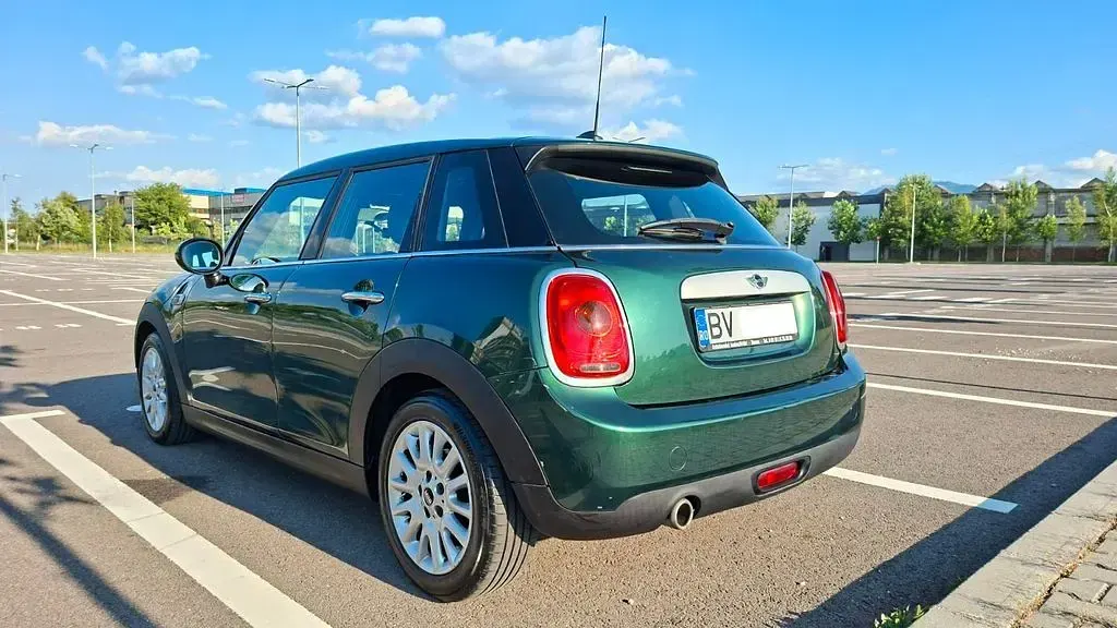 Gebraucht Mini Cooper D 116 PS (85 kW) 2016 Grün Kleinwagen