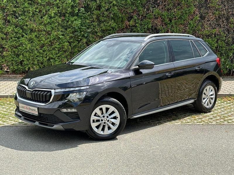 Schwarz Gebraucht 2024 Skoda Kamiq Selection SUV | 24.870 € (Fairer Preis) - Bild 1/4