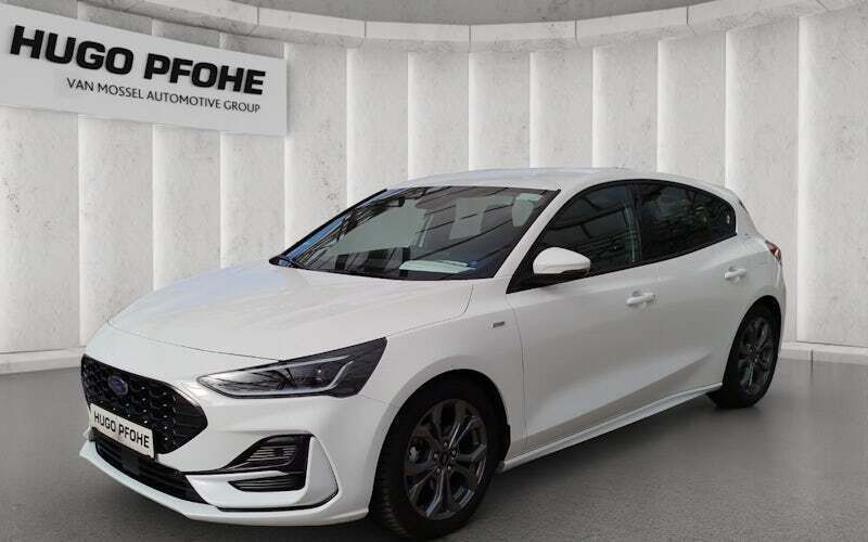 Frost weiss uni Gebraucht 2024 Ford Focus ST-Line X Limousine | 26.048 € (Fairer Preis) - Bild 1/4