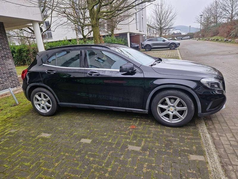 Gebraucht Mercedes GLA200 156 PS (114 kW) 2014 Schwarz SUV