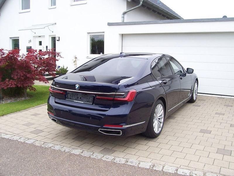 Gebraucht BMW 750 Performance 530 PS (389 kW) 2019 Blau Limousine