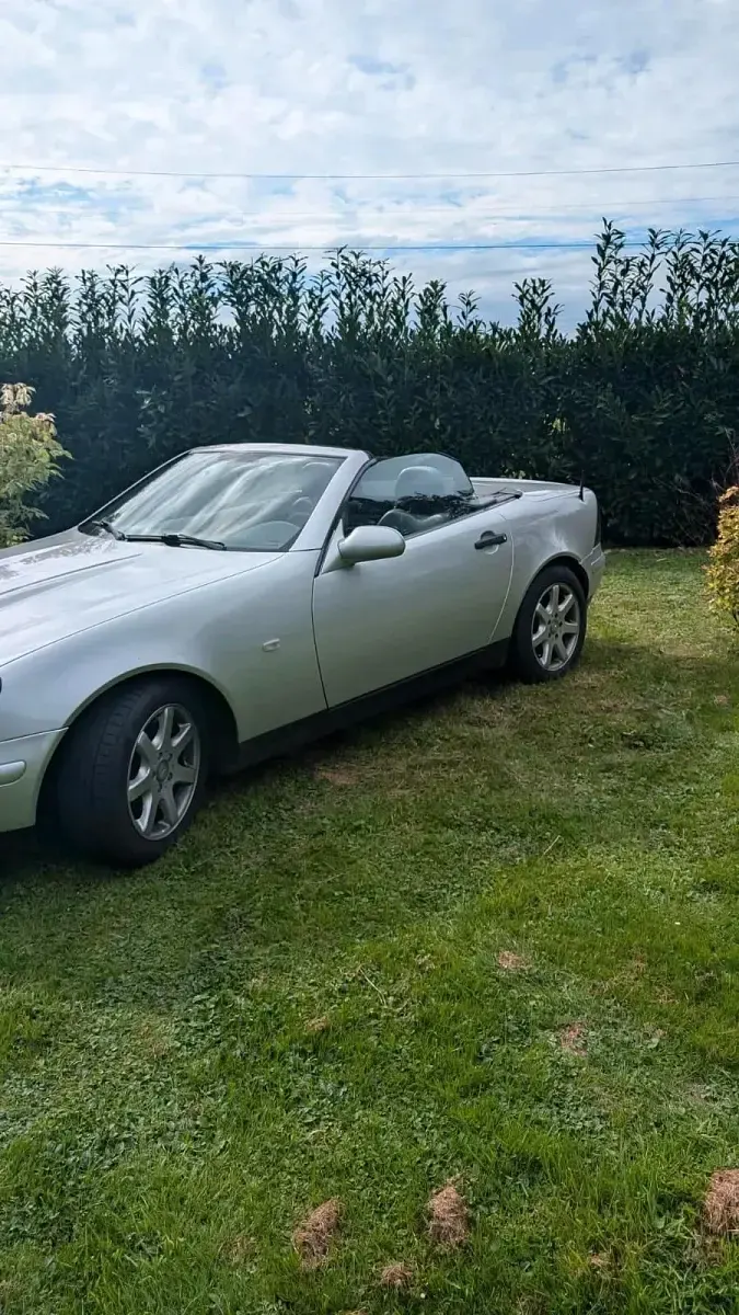 Gebraucht Mercedes SLK230 193 PS (141 kW) 1997 Silber Cabrio