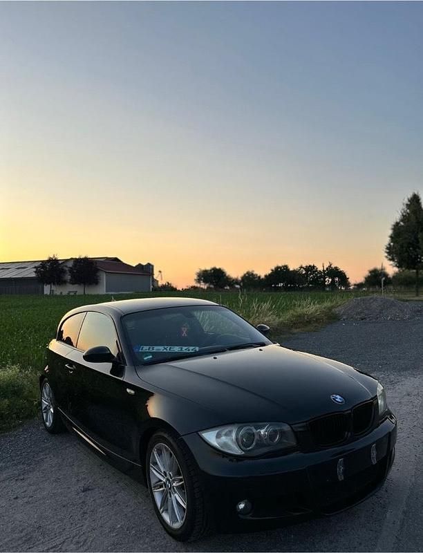 Schwarz Gebraucht 2009 BMW 118 Coupé M Sport Coupé | 4.800 € - Bild 1/4