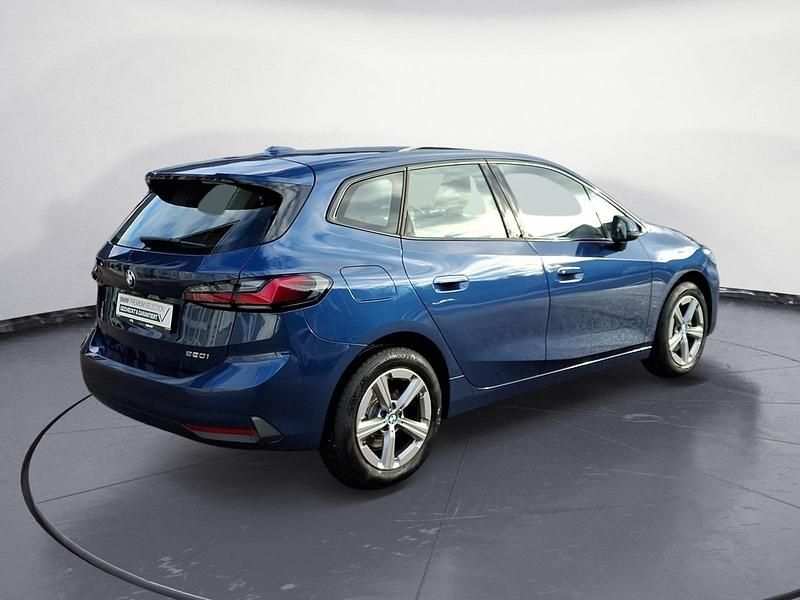 Gebraucht BMW 220 Active Tourer 156 PS (114 kW) 2025 Blau Van / Kleinbus