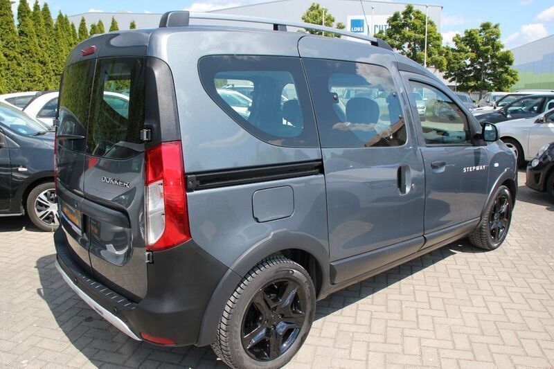 Gebraucht Dacia Dokker Celebration 116 PS (85 kW) 2017 Grau Van / Kleinbus