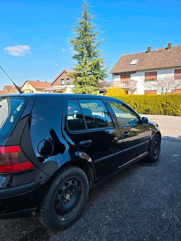 Gebraucht VW Golf IV 75 PS (55 kW) 2000 Schwarz Kleinwagen