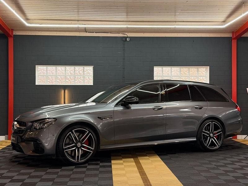 Grau Gebraucht 2019 Mercedes E63S AMG AMG Limousine | 59.990 € (Fairer Preis) - Bild 1/4