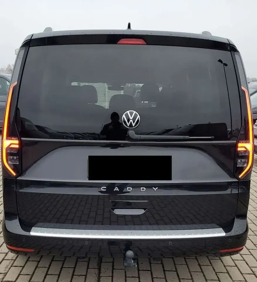 Gebraucht VW Caddy Style 122 PS (89 kW) 2023 Schwarz Van / Kleinbus