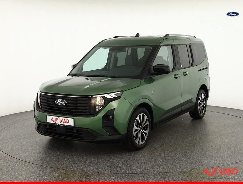 Burstinggreenmet. Gebraucht 2025 Ford Tourneo Courier Titanium Van / Kleinbus | 23.785 € (Guter Preis) - Bild 1/4