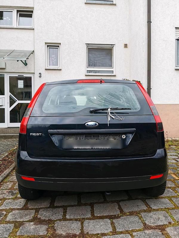 Gebraucht Ford Fiesta 69 PS (50 kW) 2004 Schwarz Kleinwagen