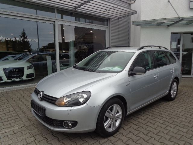 Gebraucht VW Golf VII Match 105 PS (77 kW) 2013 Silber metallic Kombi
