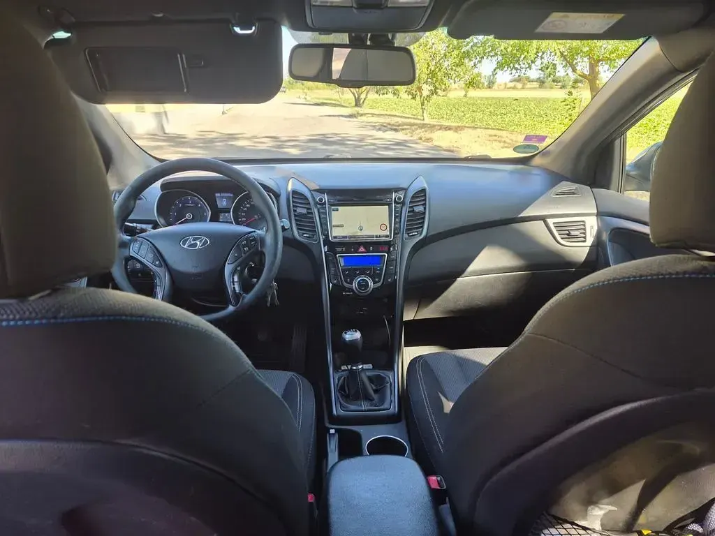 Gebraucht Hyundai i30 Passion Plus 110 PS (80 kW) 2016 Grau Limousine